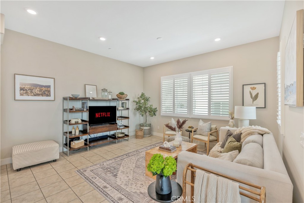 122 Scale Irvine, CA 92618 - Photo 4 of 39