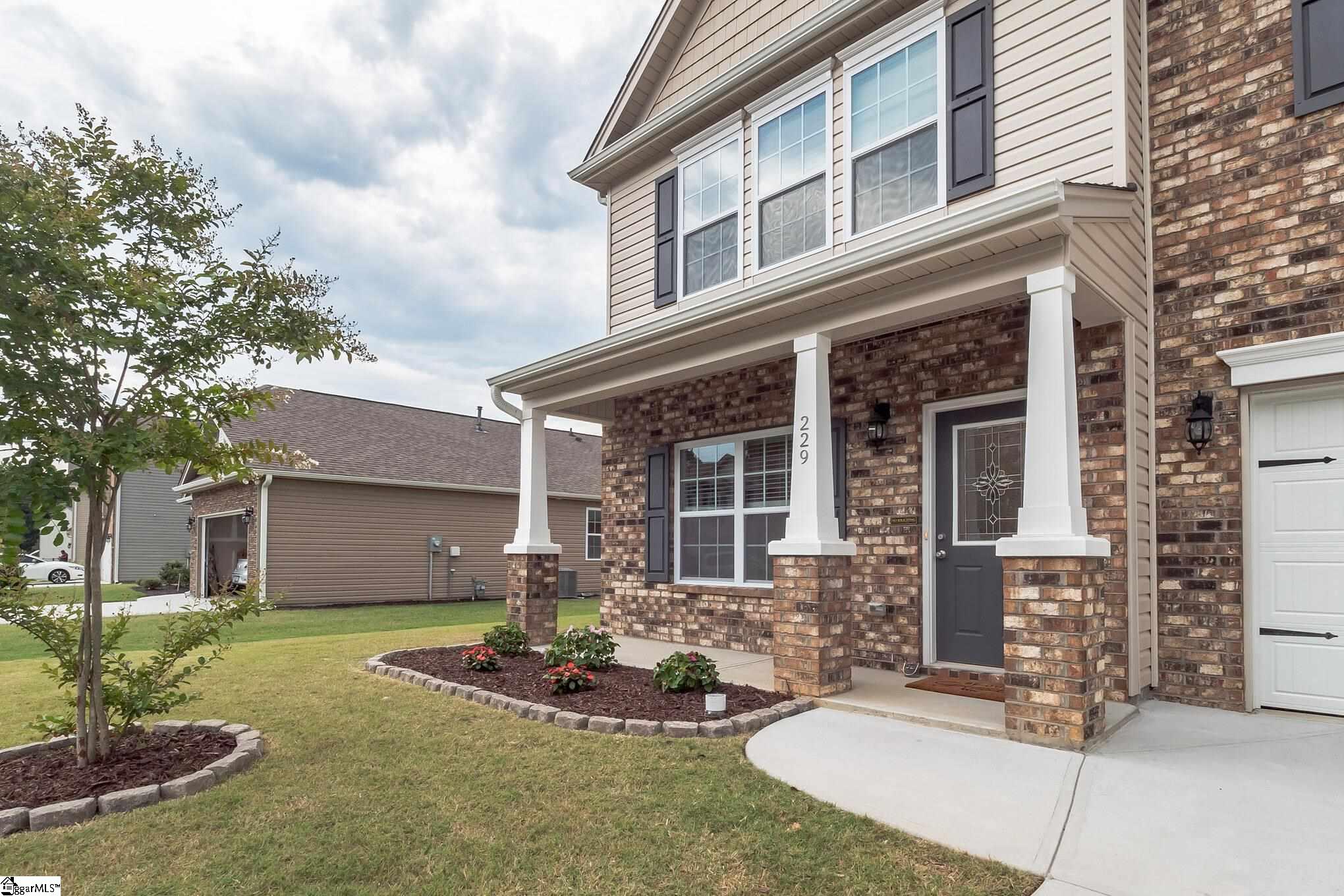 229 Addlestone Circle Fountain Inn, SC 29644 - Photo 2 of 30 Gallery Image 2