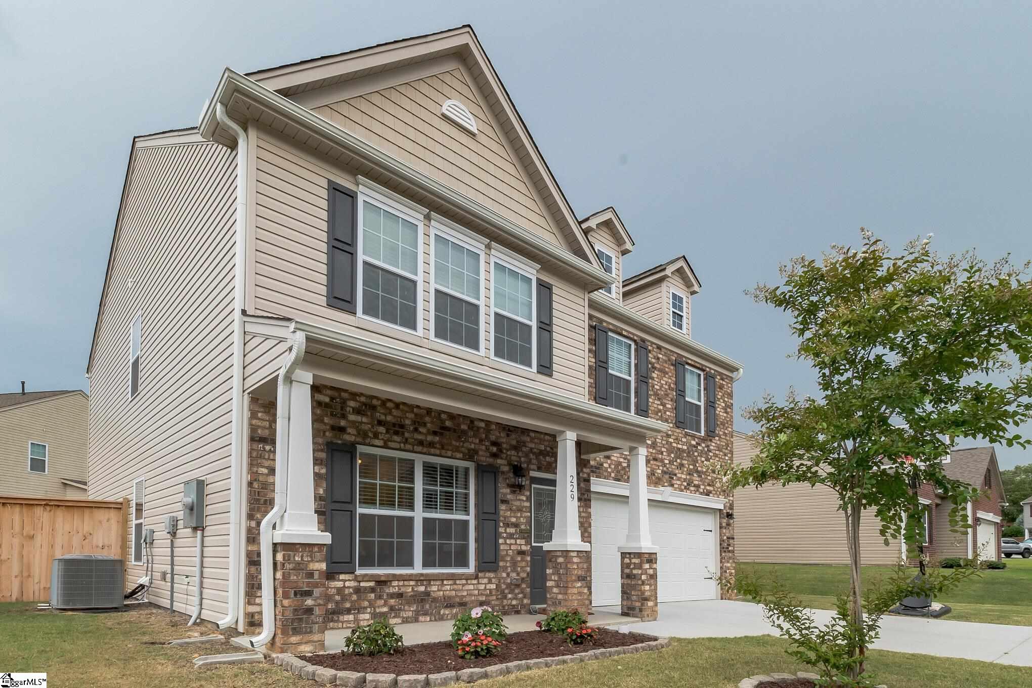 229 Addlestone Circle Fountain Inn, SC 29644 - Photo 3 of 30 Gallery Image 3