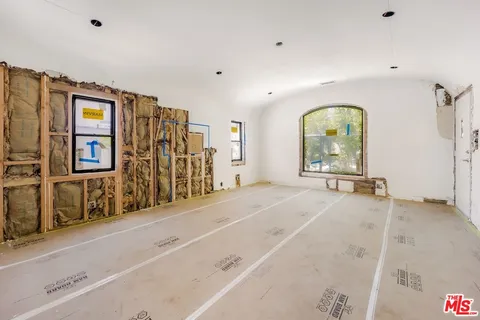 $1,249,000 | 7170 Rosewood Avenue, Los Angeles, CA 90036