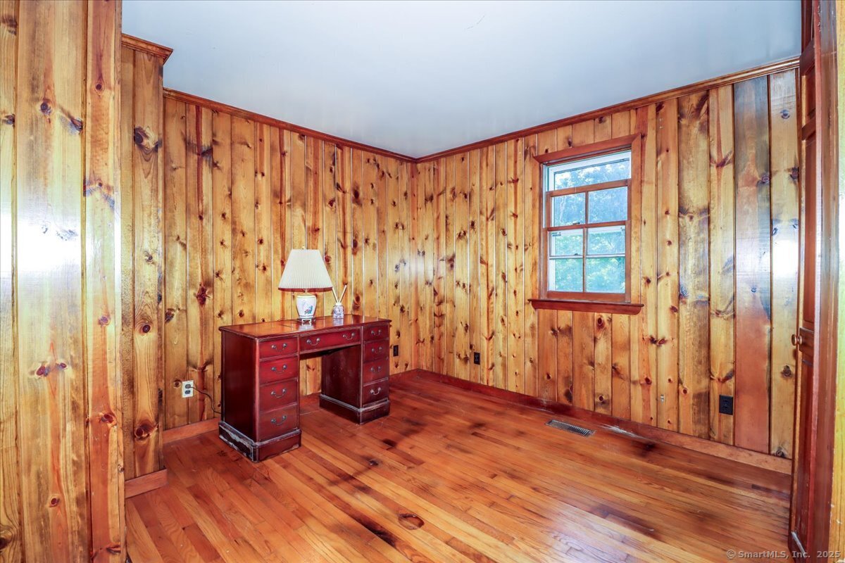 16 Farrell Road Newtown, CT 06470 - Photo 15 of 38