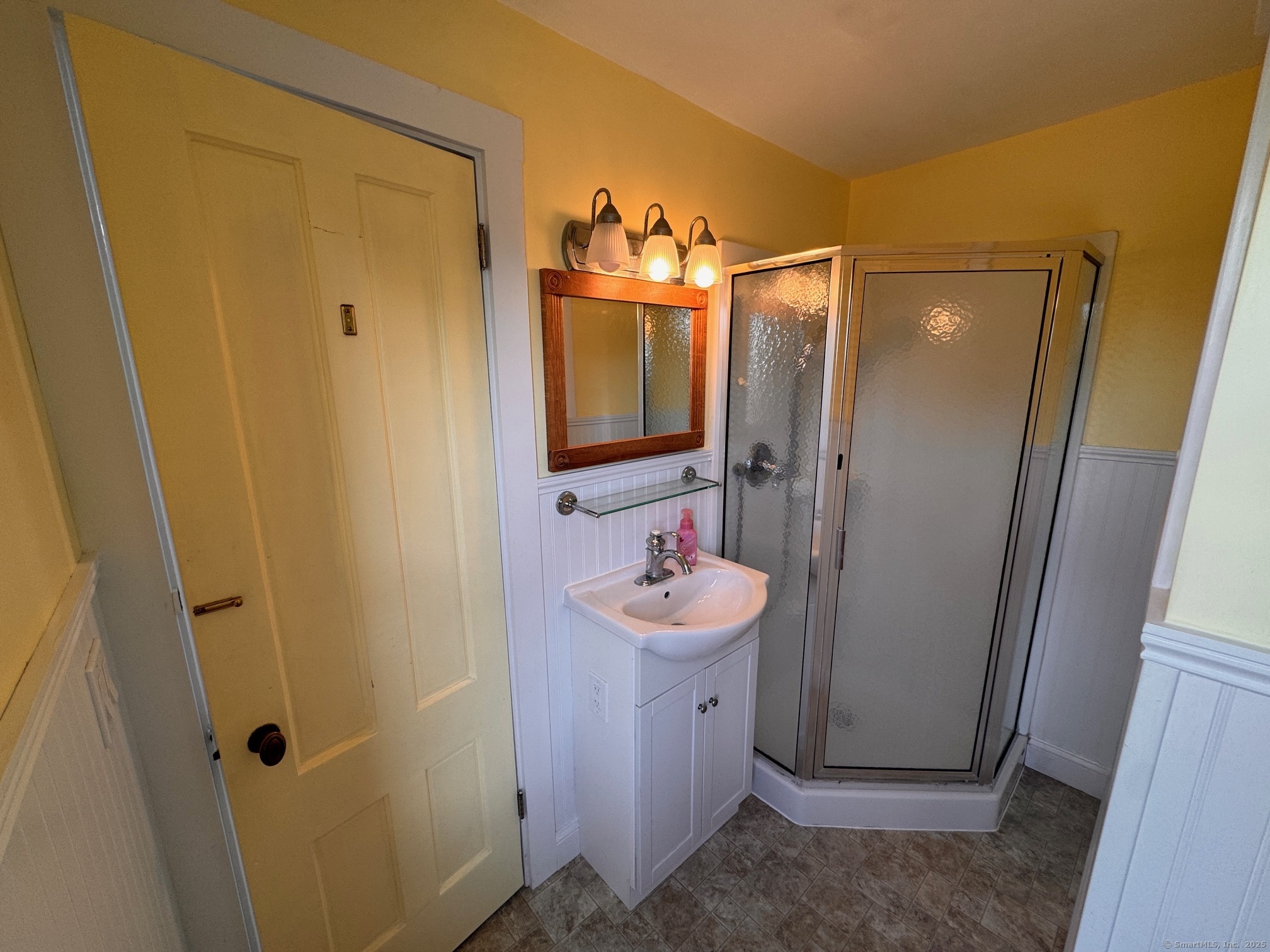 17 High Street Groton, CT 06340 - Photo 32 of 39