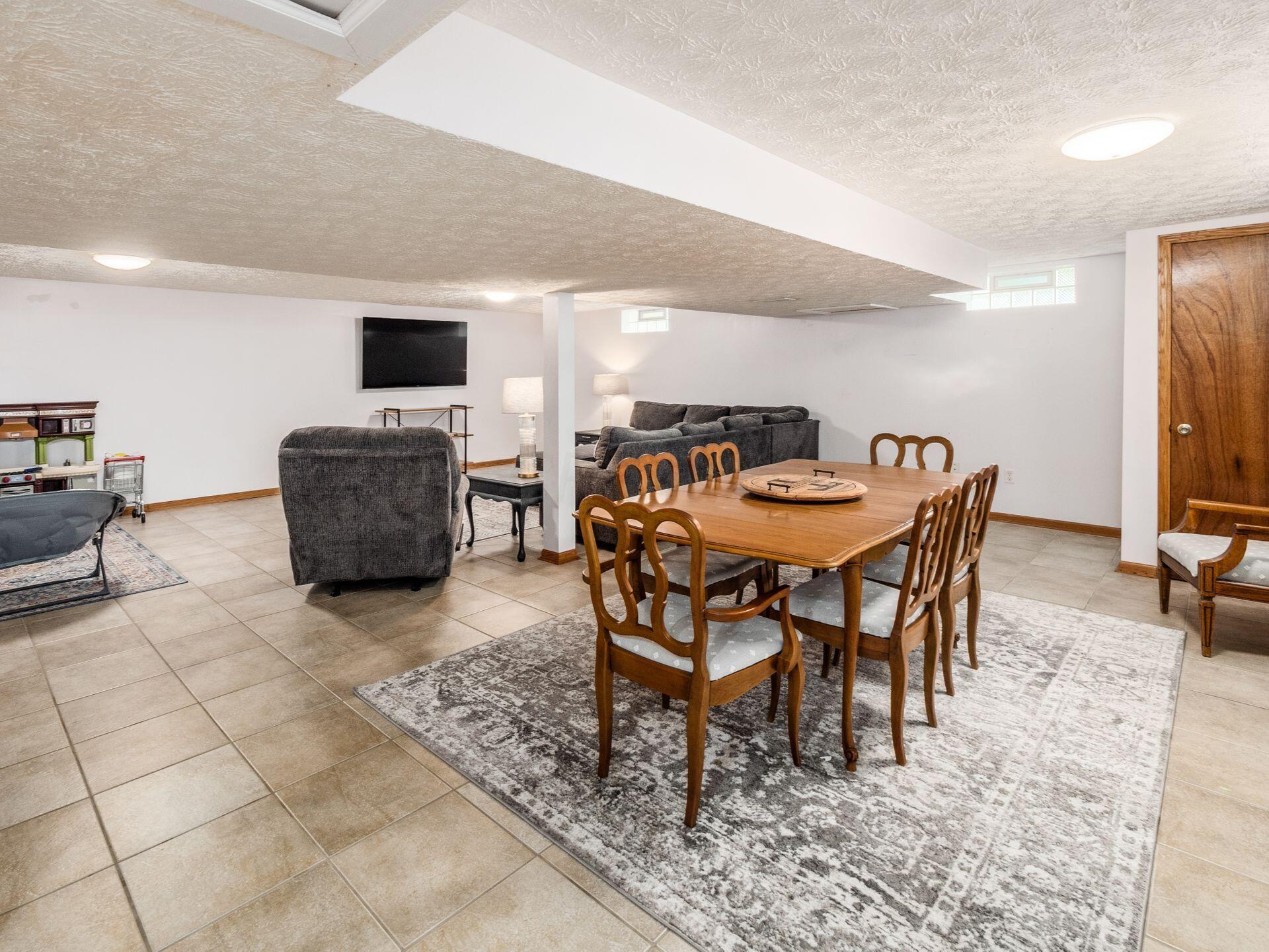 1295 Greenleaf Road Columbus, OH 43223 - Photo 15 of 24 Rec Room