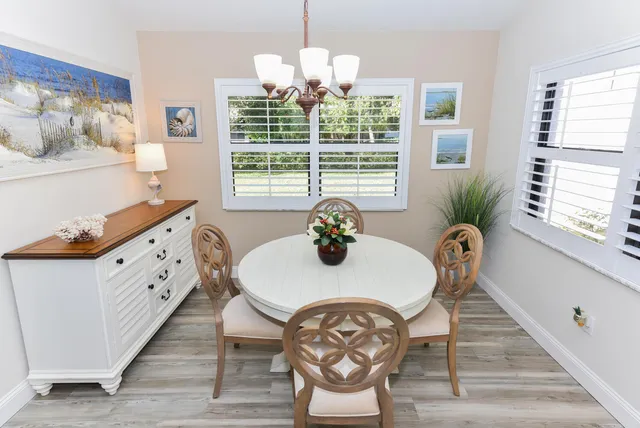 $369,500 | 438 Southwest Jefferson Circle, Port St. Lucie, FL 34986