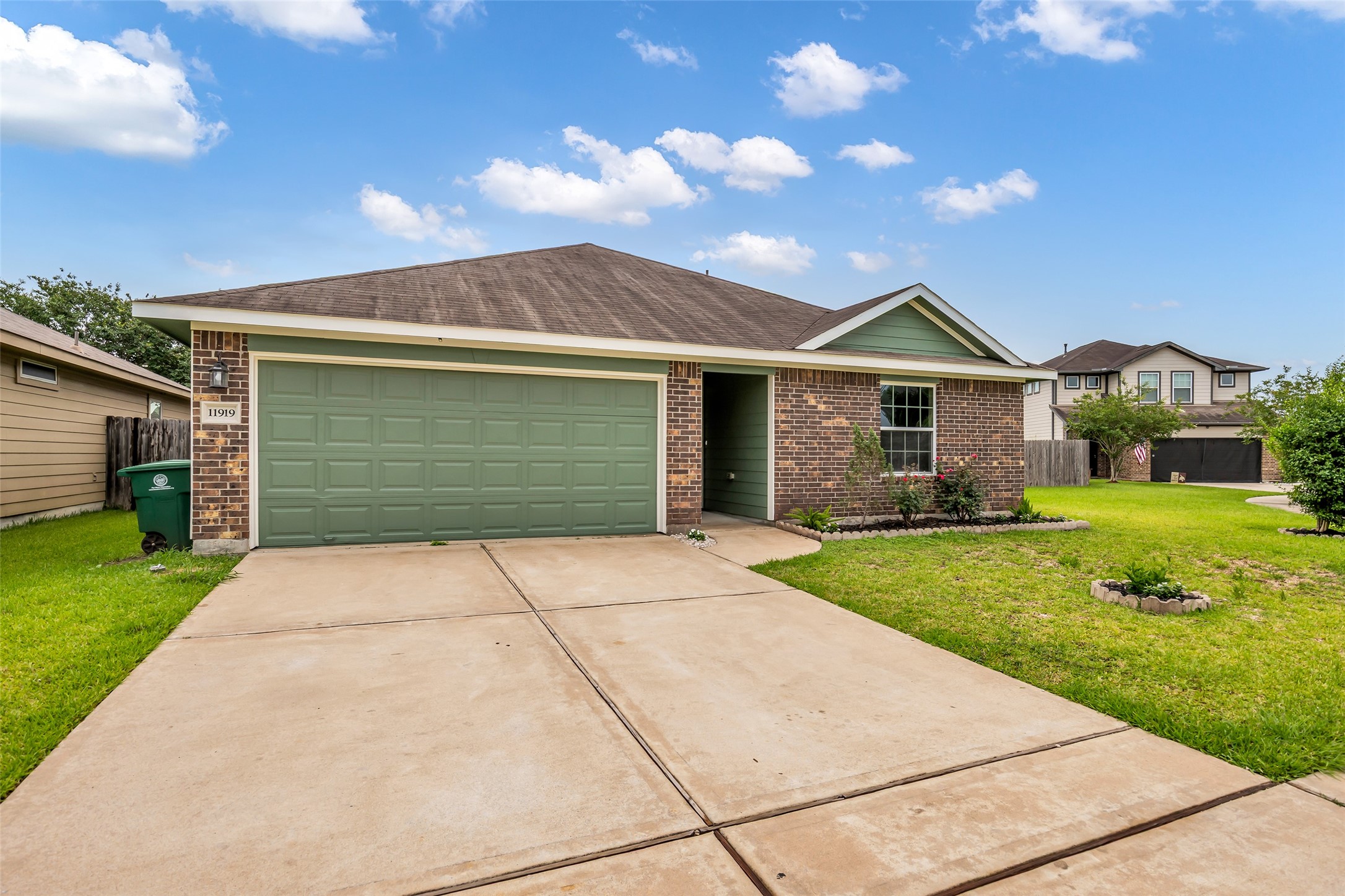 11919 Prosperity Point Drive Houston, TX 77048 - Photo 7 of 25
