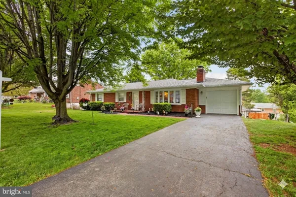 $350,000 | 227 Daycotah Avenue, Hagerstown, MD 21740