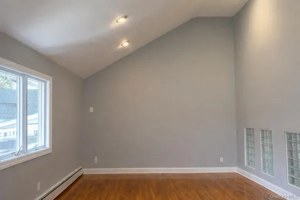 $4,500 | 874 Seamans Nck Road, Wantagh, NY 11793