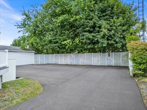 $650 | 217 Jefferson Avenue, Unit 3, Endicott, NY 13760