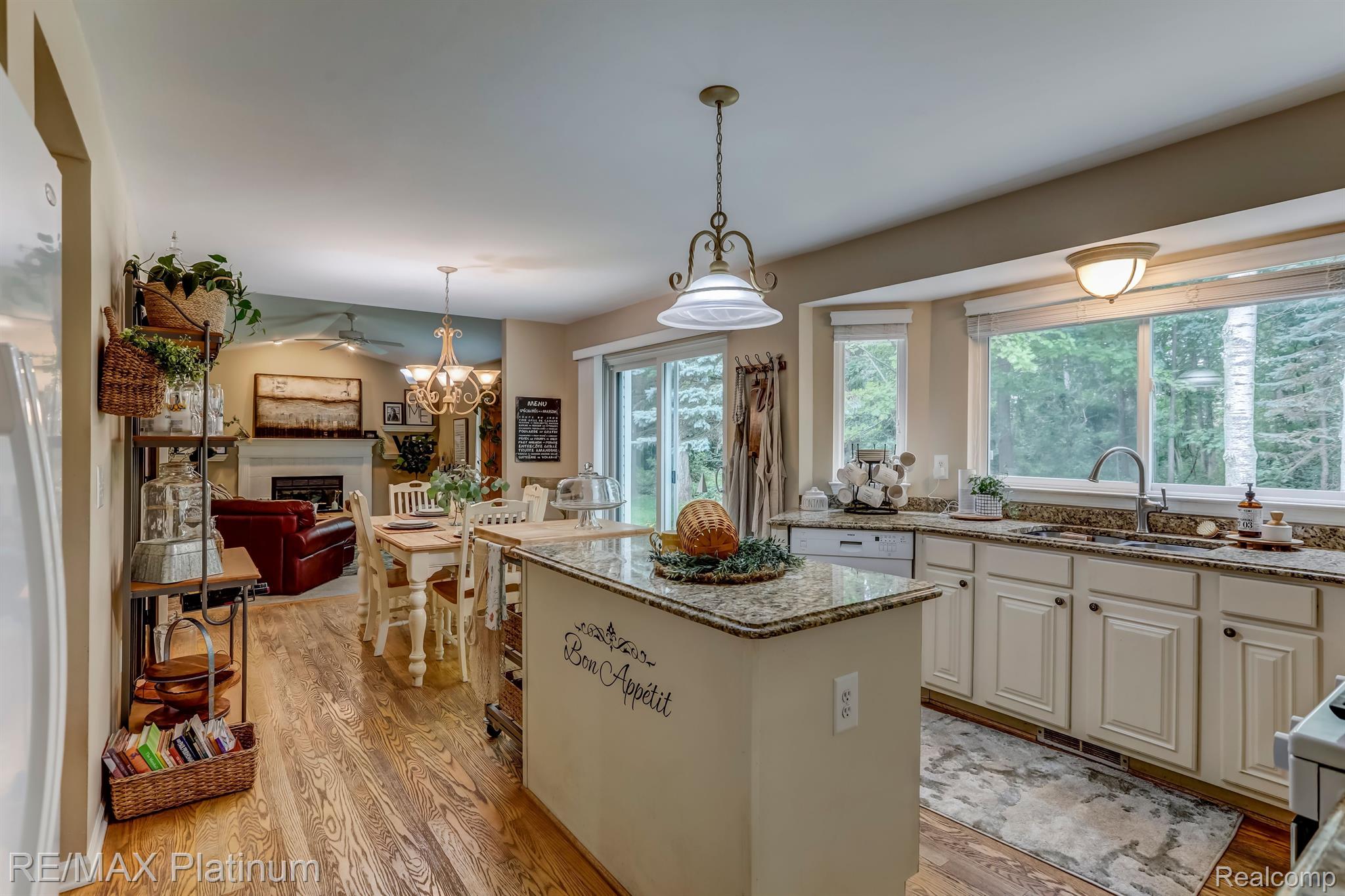 106 Chestnut Ridge Walled Lake, MI 48390 - Photo 13 of 32 106 Chestnut Ridge Kitchen
