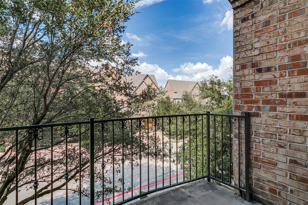 800 Rockingham Drive Irving, TX 75063 - Photo 16 of 35 a view of a balcony with a pot