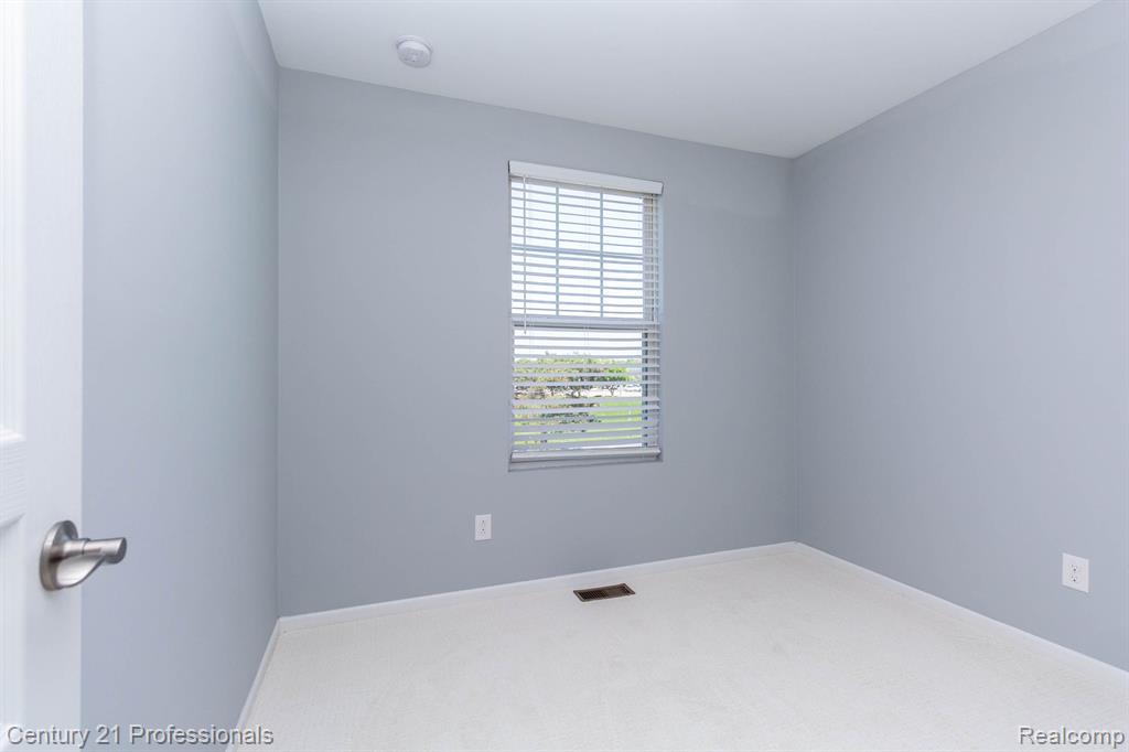 951 Barclay Circle, Unit 48 Rochester Hills, MI 48307 - Photo 22 of 31