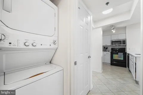 $475,000 | 5809 Nicholson Lane, Unit 214, Rockville, MD 20852