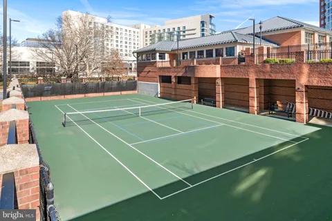 $475,000 | 5809 Nicholson Lane, Unit 214, Rockville, MD 20852