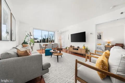 $475,000 | 5809 Nicholson Lane, Unit 214, Rockville, MD 20852