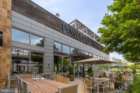 $475,000 | 5809 Nicholson Lane, Unit 214, Rockville, MD 20852