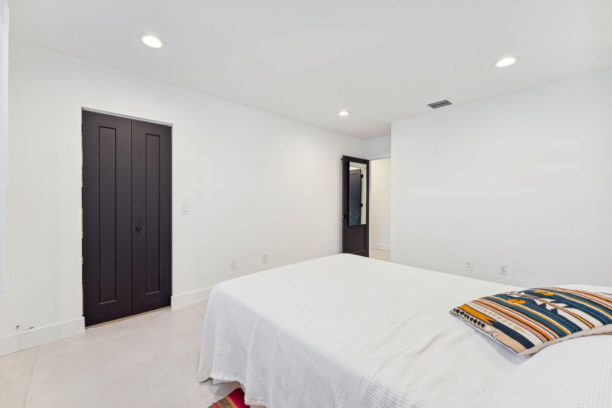 7011 Northwest 3rd Avenue Boca Raton, FL 33487 - Photo 26 of 39 15-web-or-mls-DSC05352