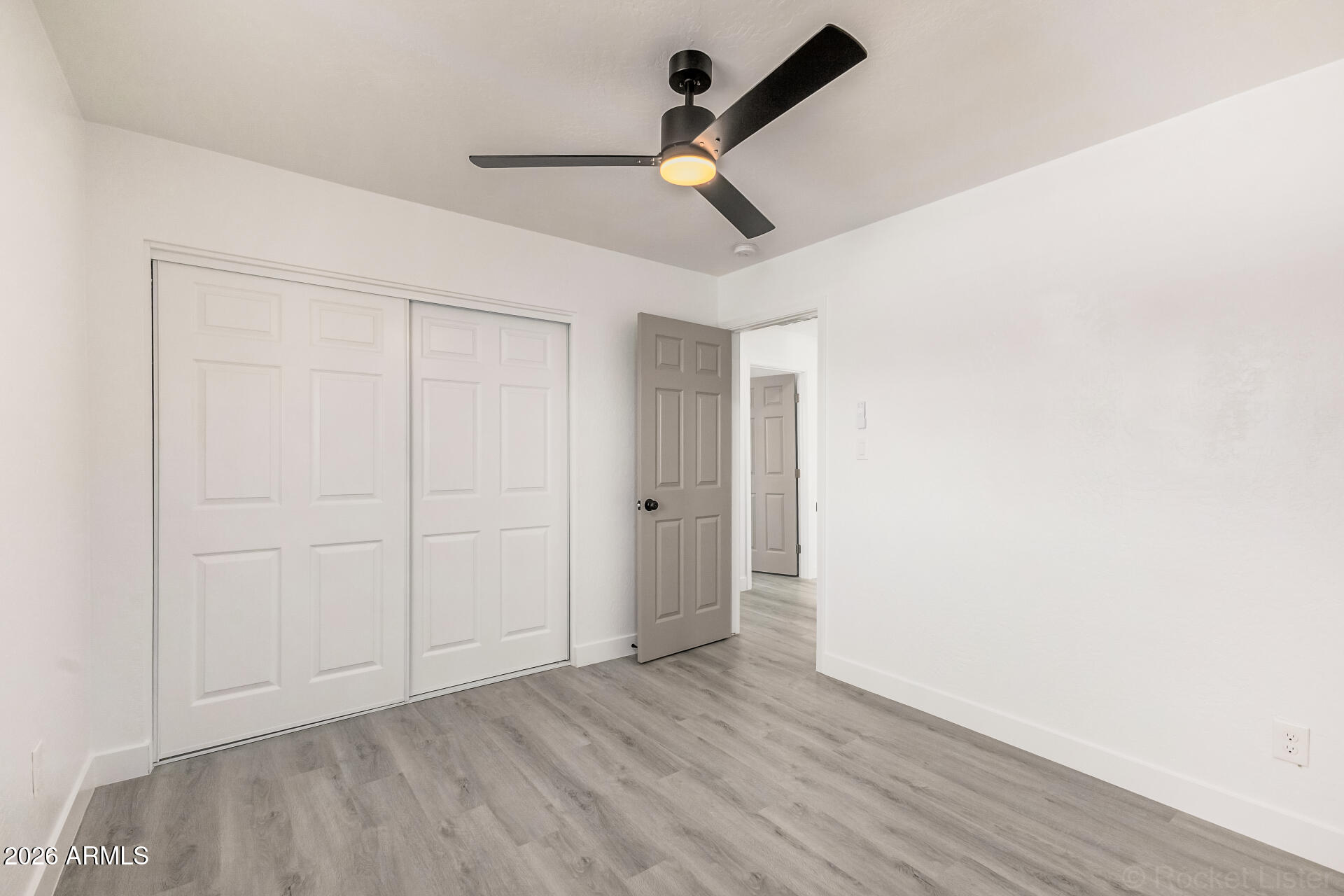 1647 West Villa Rita Drive Phoenix, AZ 85023 - Photo 46 of 59 Bedroom 3