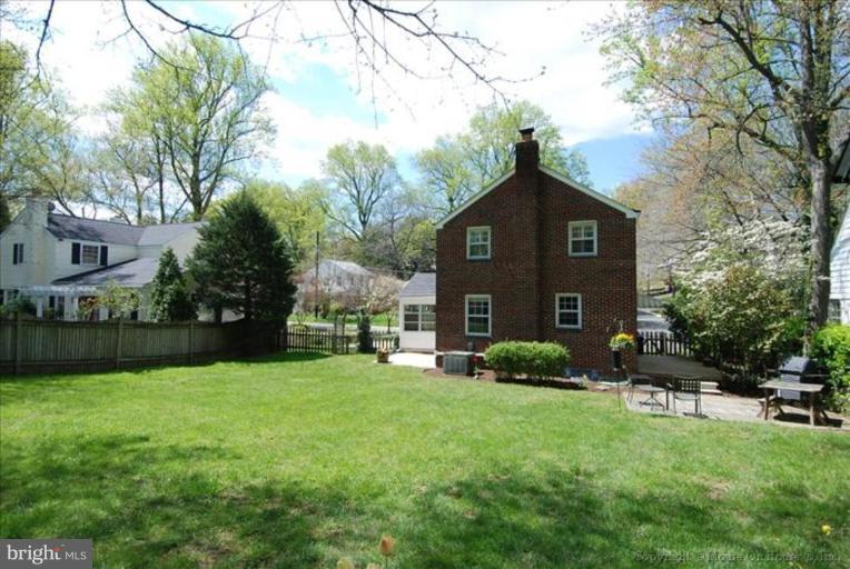 10309 Cherry Tree Lane Silver Spring, MD 20901 - Photo 2 of 17 Back yard