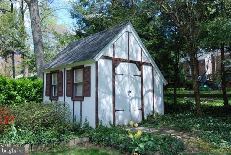 10309 Cherry Tree Lane Silver Spring, MD 20901 - Photo 3 of 17 Shed