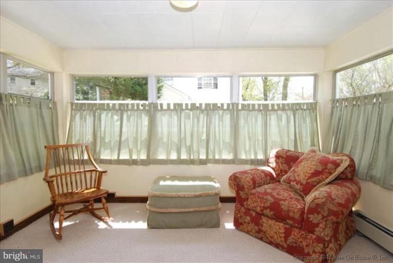 10309 Cherry Tree Lane Silver Spring, MD 20901 - Photo 9 of 17 Sunroom