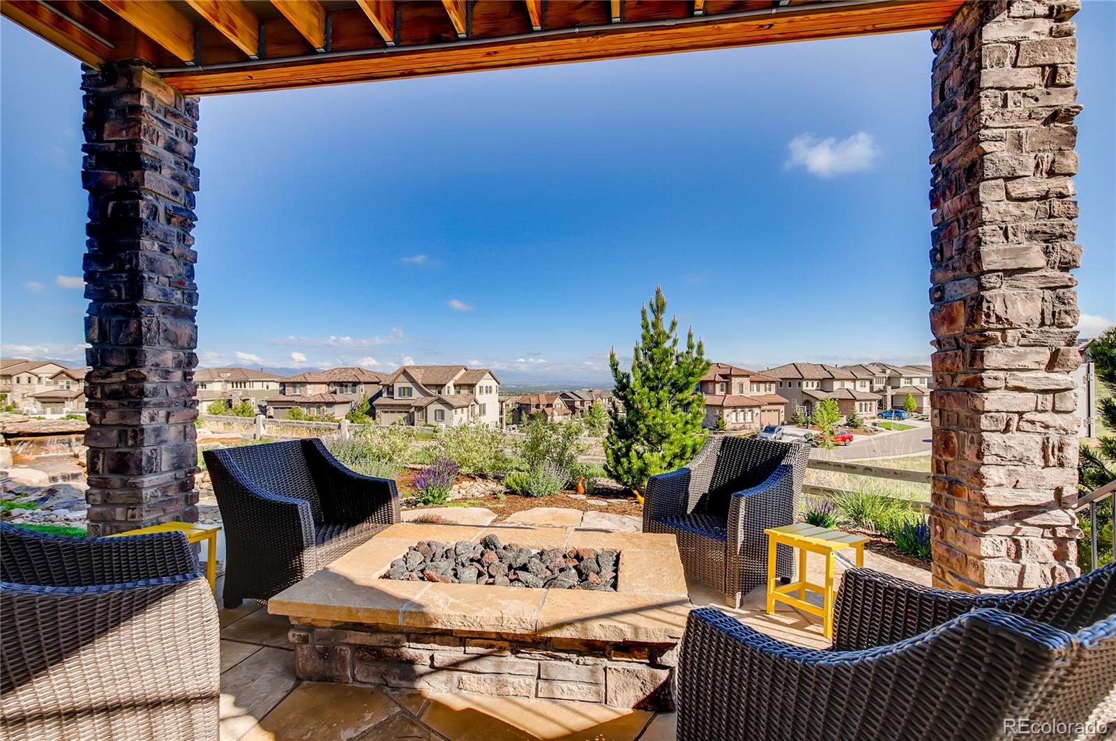 1045 Spirit Rock Point Highlands Ranch, CO 80126 - Photo 5 of 11 Gallery Image 5