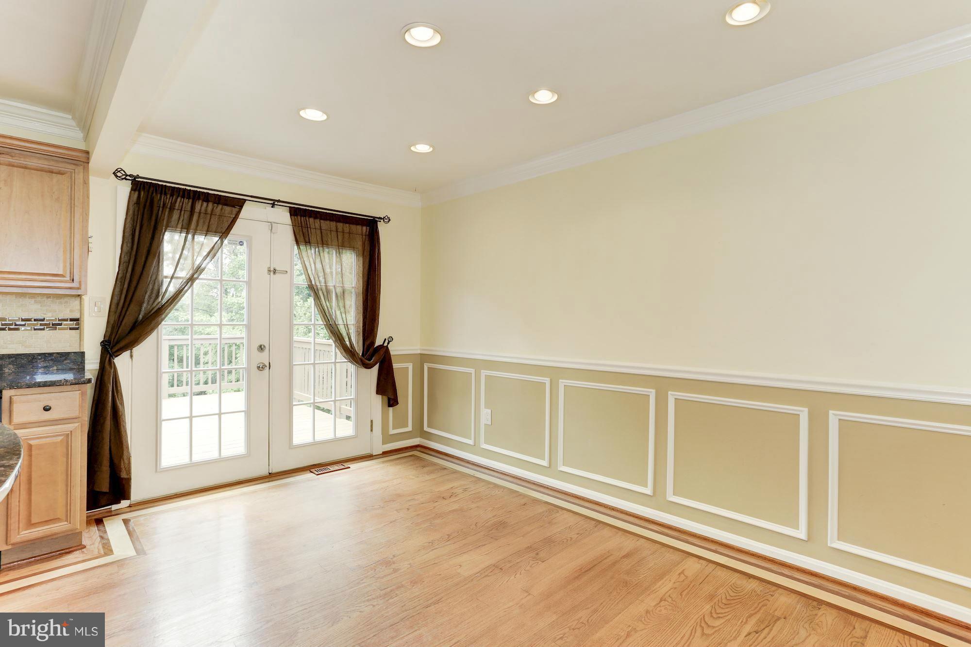 9110 Old Palmer Road Fort Washington, MD 20744 - Photo 12 of 30 Dining Room leads to deck