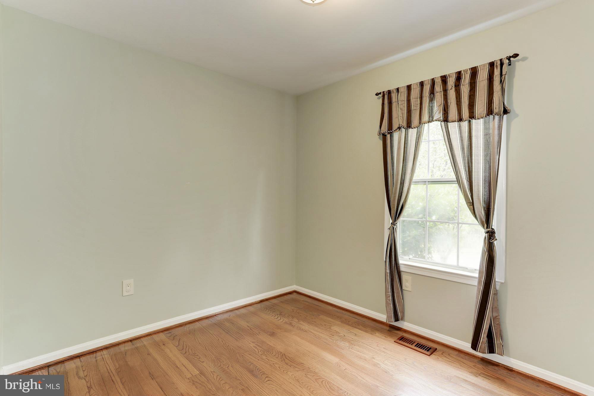 9110 Old Palmer Road Fort Washington, MD 20744 - Photo 14 of 30 Bedroom 3