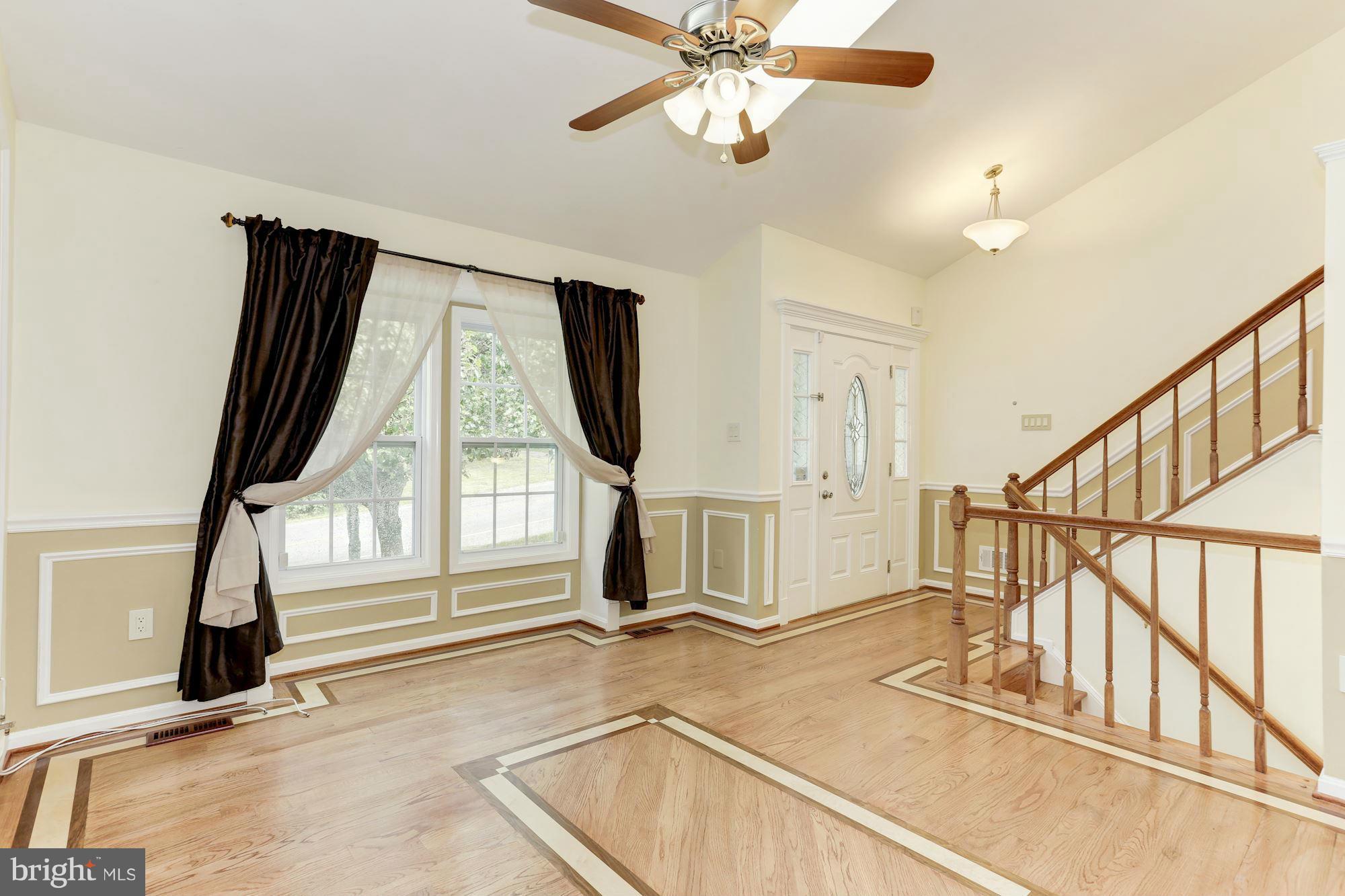 9110 Old Palmer Road Fort Washington, MD 20744 - Photo 3 of 30 Living Room with gorgeous hardwood floors!