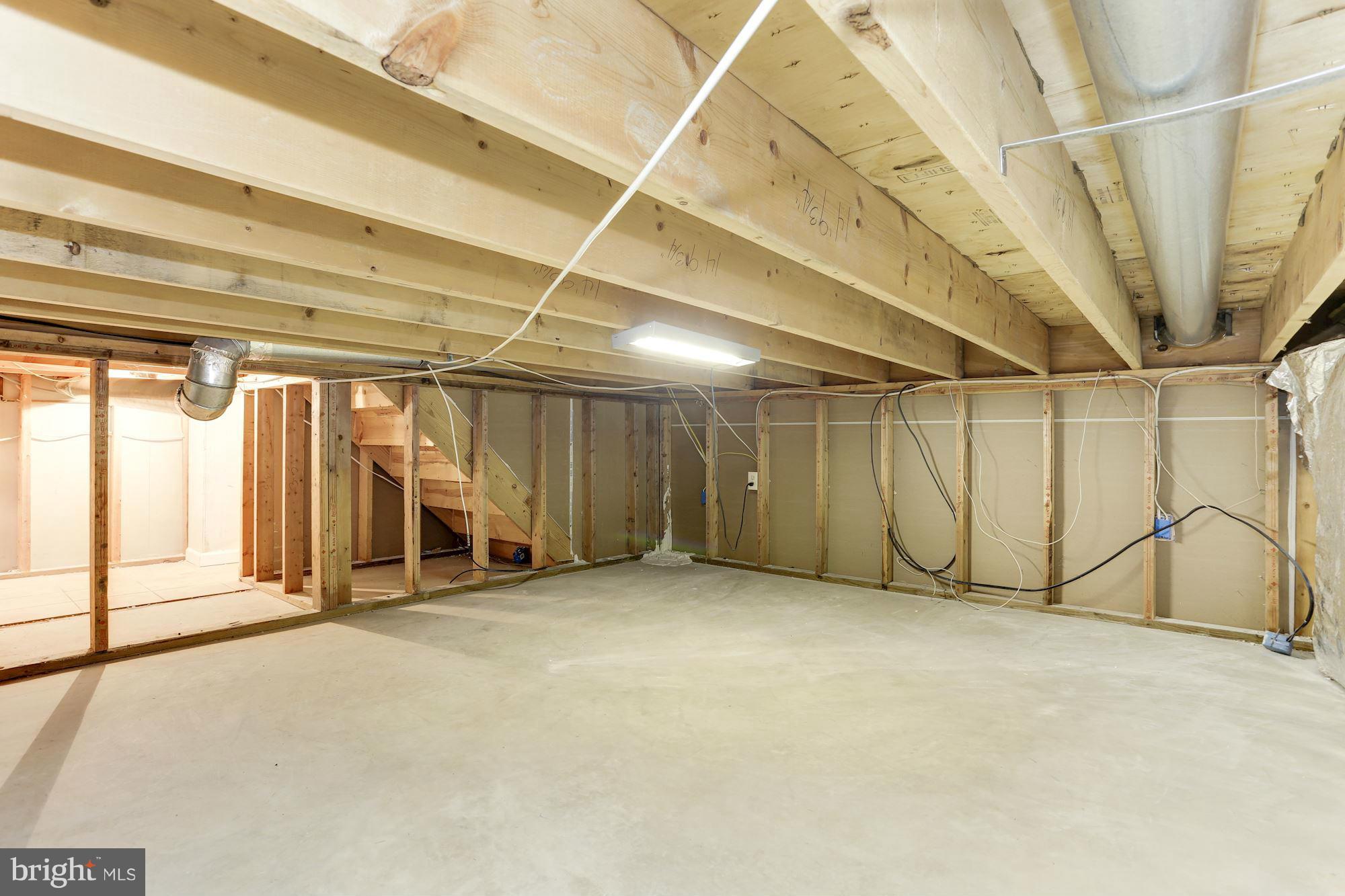 9110 Old Palmer Road Fort Washington, MD 20744 - Photo 27 of 30 Secret storage- enter thru door on lower level