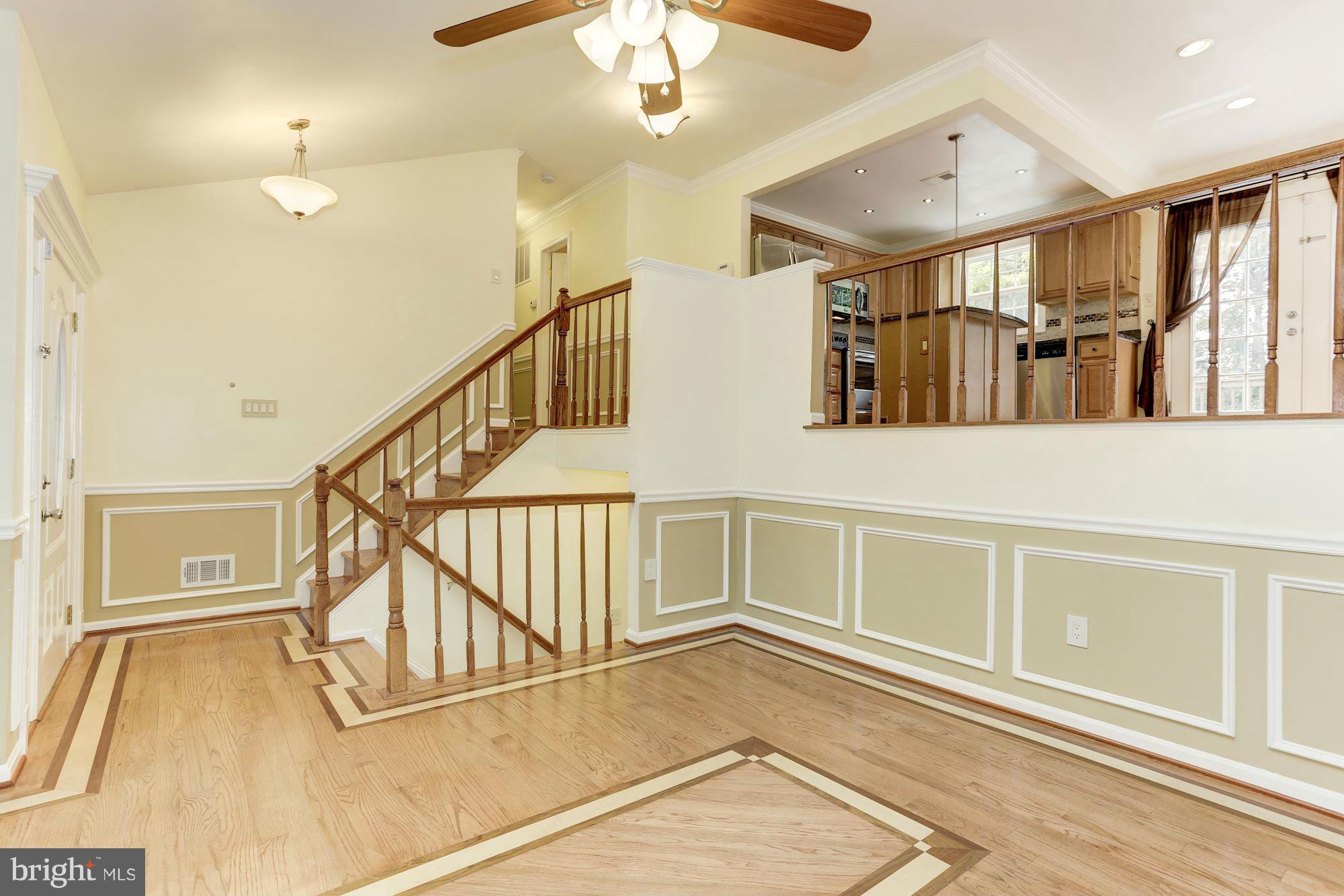 9110 Old Palmer Road Fort Washington, MD 20744 - Photo 5 of 30 Crown molding throughout