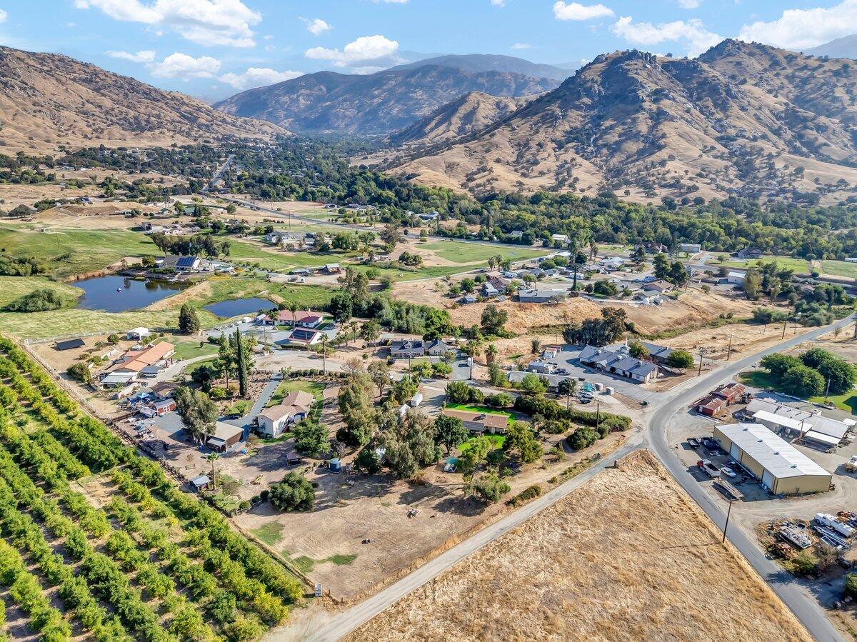 34719 Wilson Drive Springville, CA 93265 - Photo 32 of 34 33