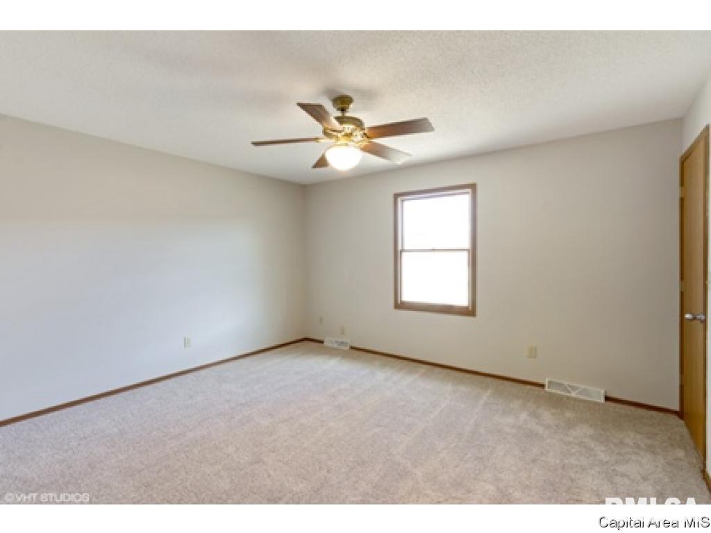 4604 Lily Lane Springfield, IL 62703 - Photo 11 of 24 Gallery Image 11