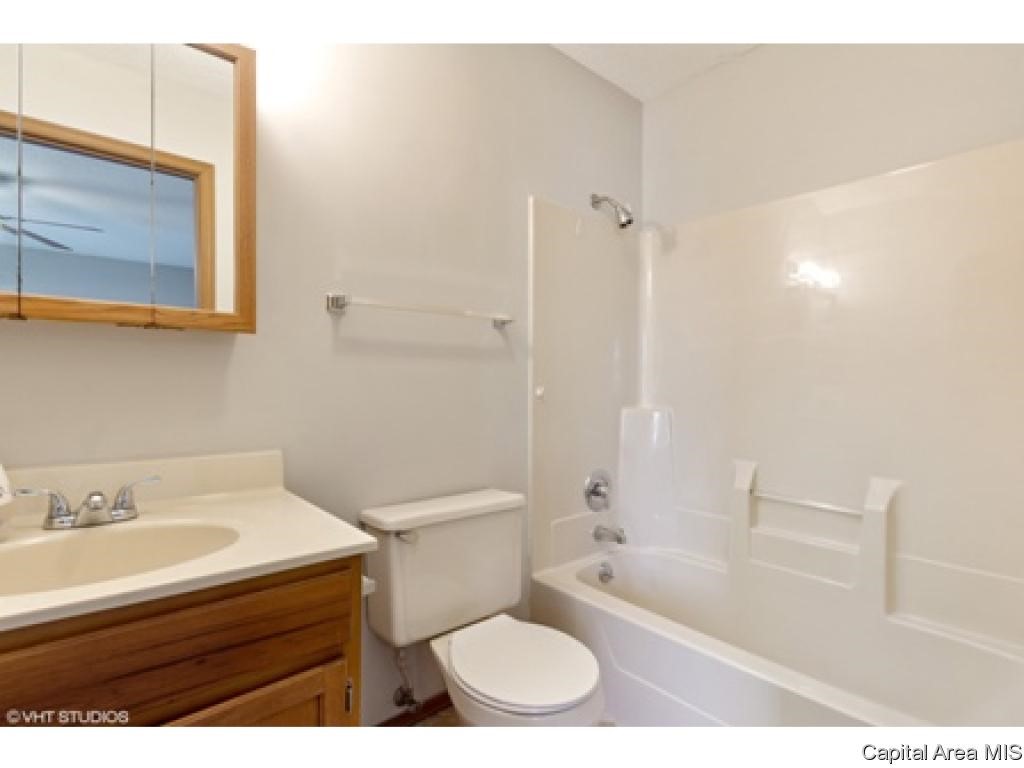 4604 Lily Lane Springfield, IL 62703 - Photo 14 of 24 Gallery Image 14