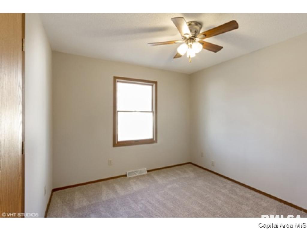4604 Lily Lane Springfield, IL 62703 - Photo 15 of 24 Gallery Image 15