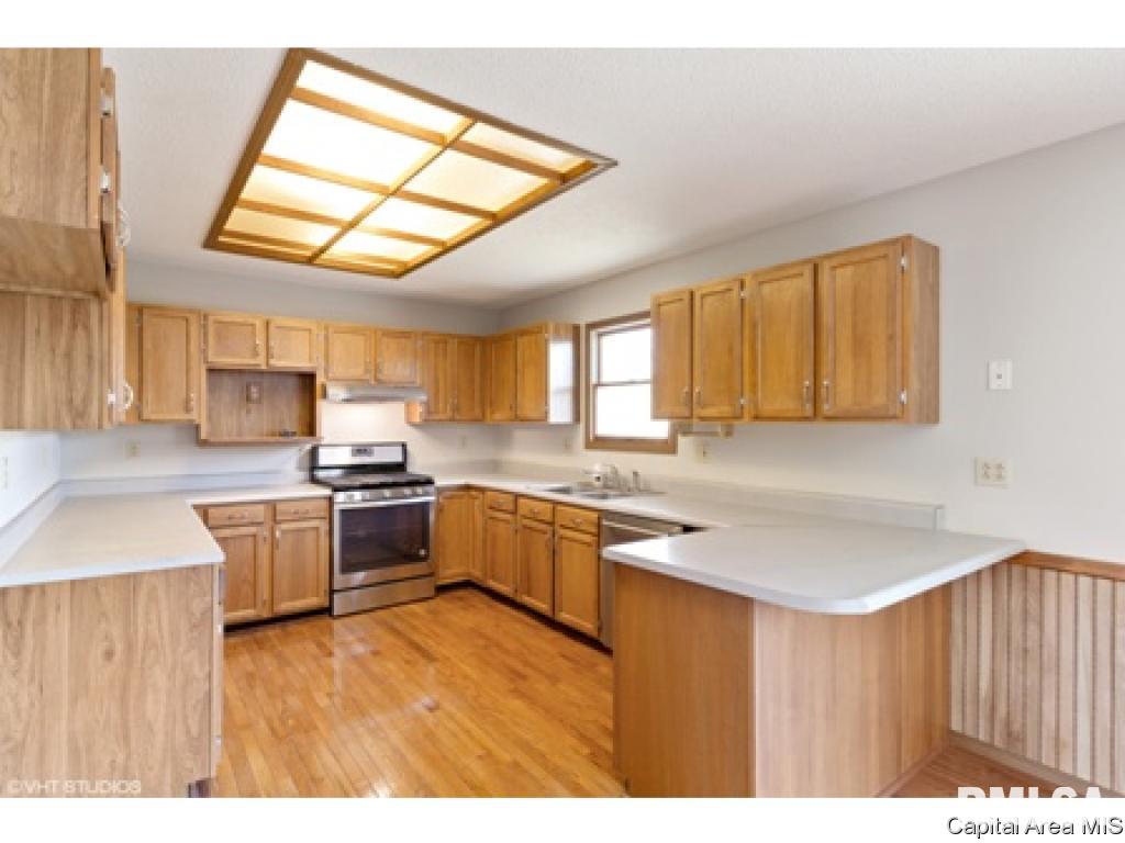 4604 Lily Lane Springfield, IL 62703 - Photo 6 of 24 Gallery Image 6