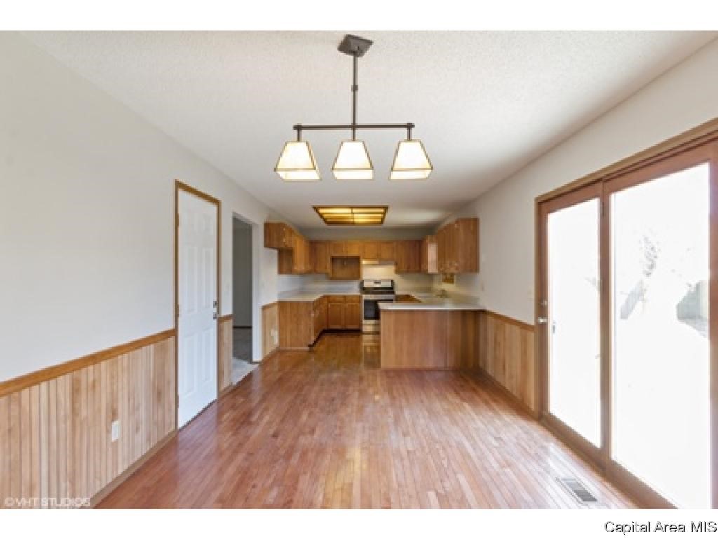 4604 Lily Lane Springfield, IL 62703 - Photo 10 of 24 Gallery Image 10