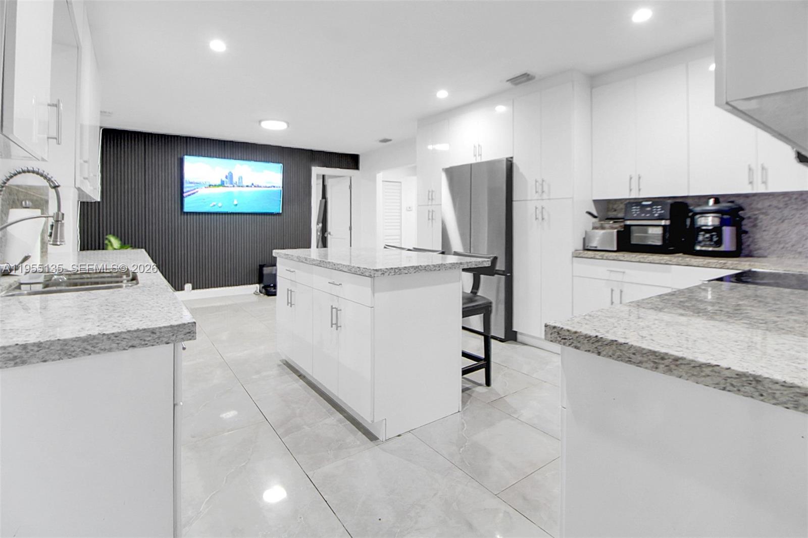 18280 Southwest 202nd Street Miami, FL 33187 - Photo 19 of 76