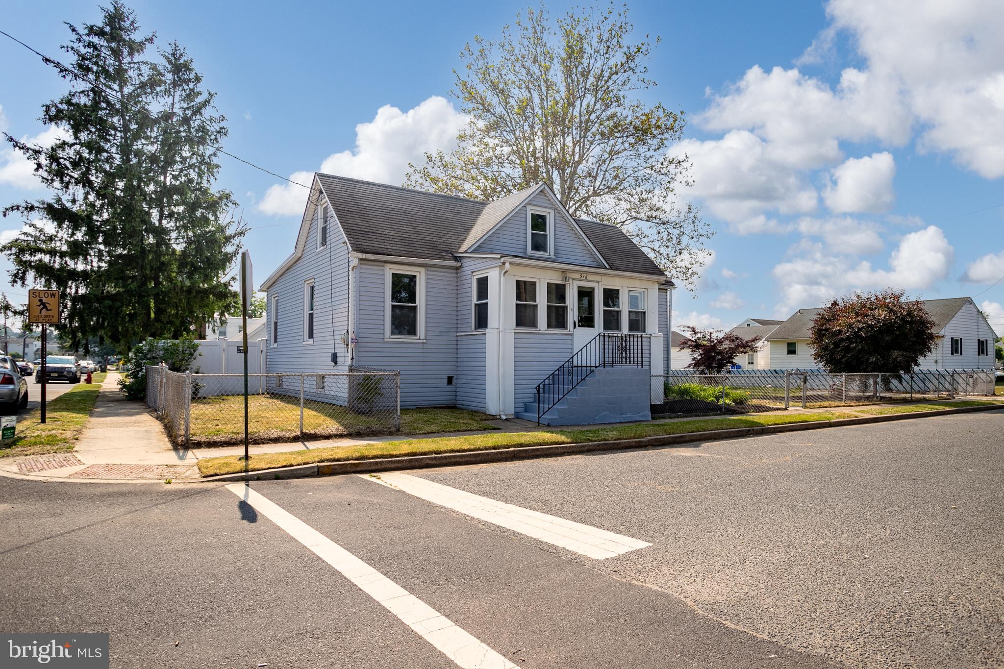 916 Walnut Street Burlington, NJ 08016 - Photo 1 of 30