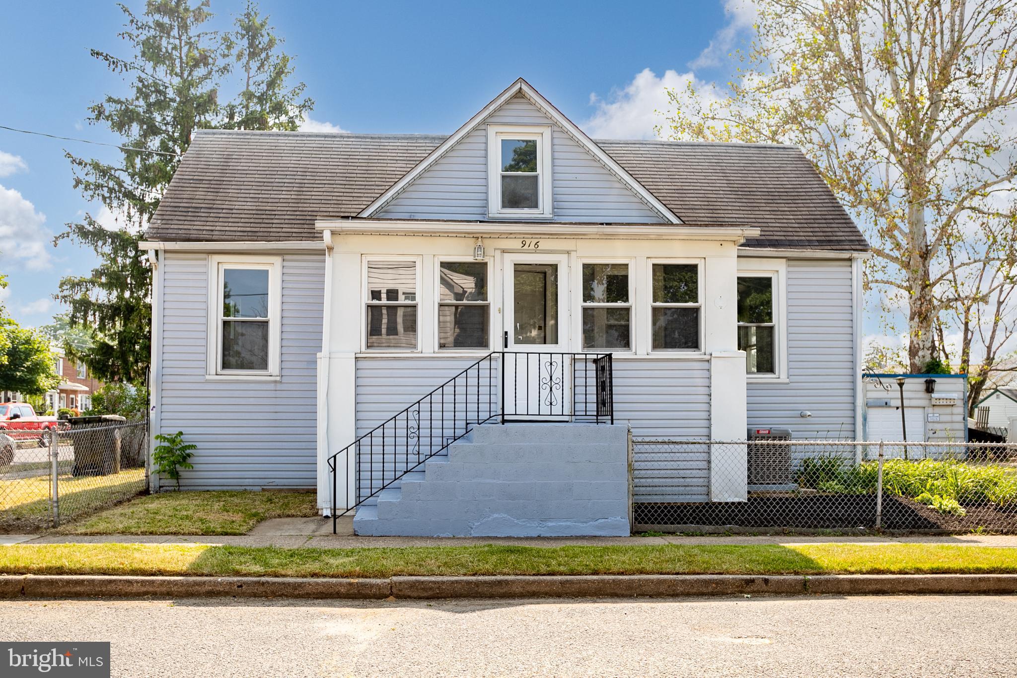 916 Walnut Street Burlington, NJ 08016 - Photo 2 of 30