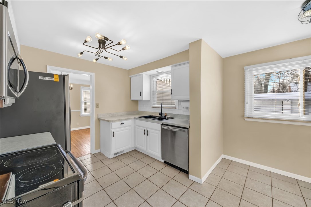 4166 Bushnell Road University Heights, OH 44118 - Photo 8 of 30