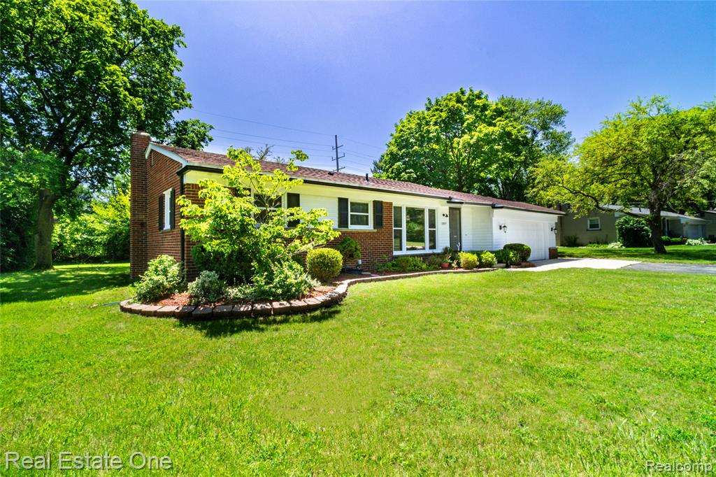 27875 Peppermill Road Farmington, MI 48331 - Photo 3 of 29