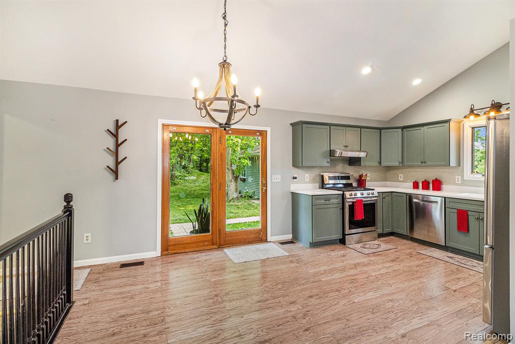 4445 Angels Pass Pinckney, MI 48169 - Photo 5 of 36