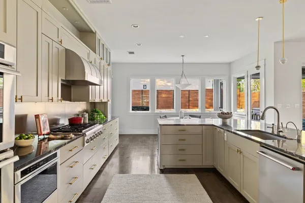 $2,975,000 | 1810 West 29th Street, Austin, TX 78703