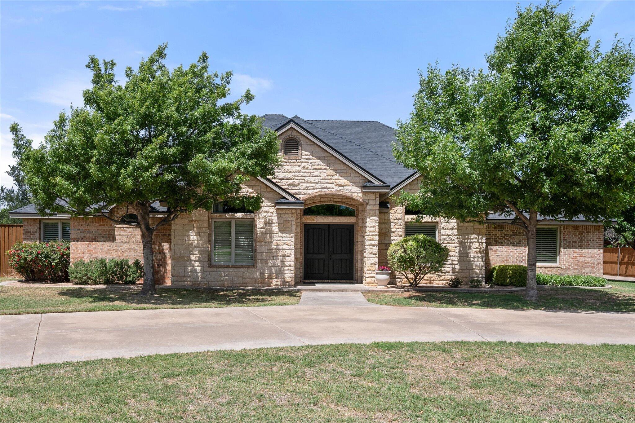 5506 152nd Street Lubbock, TX 79424 - Photo 4 of 64 04-5506 152nd_8373_crop