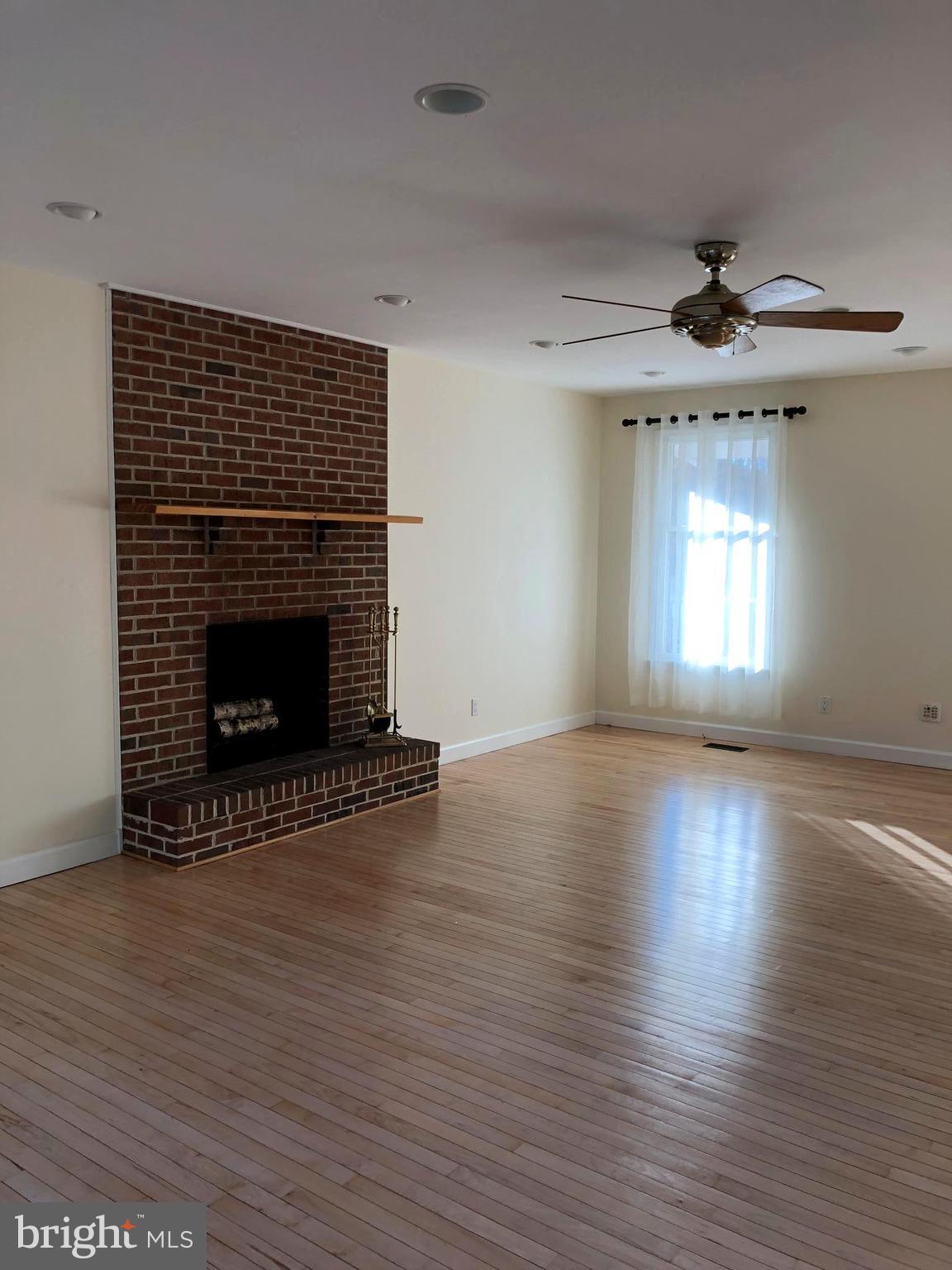 4515 Oak Ridge Drive Street, MD 21154 - Photo 19 of 24 recessed lights/hardwood floor