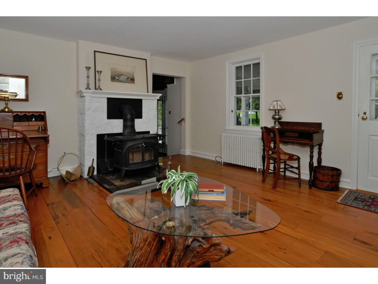 890 Pebble Hill Road Doylestown, PA 18901 - Photo 5 of 25 Living Room