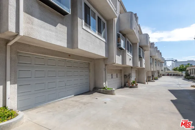 $5,295 | 1001 Figueroa Terrace, Unit 305, Los Angeles, CA 90012