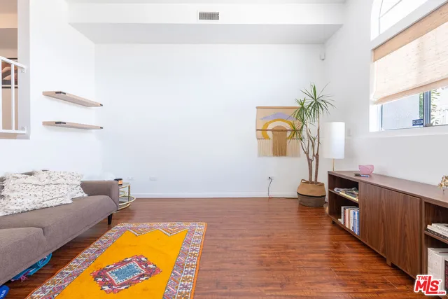 $5,295 | 1001 Figueroa Terrace, Unit 305, Los Angeles, CA 90012