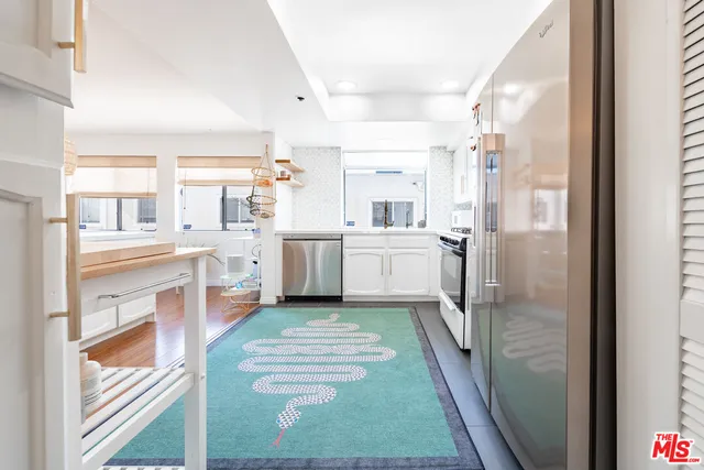 $5,295 | 1001 Figueroa Terrace, Unit 305, Los Angeles, CA 90012