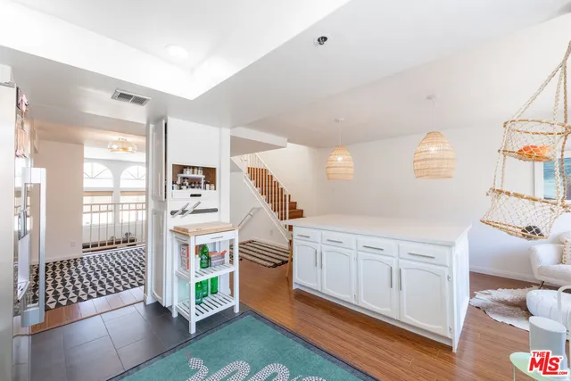 $5,295 | 1001 Figueroa Terrace, Unit 305, Los Angeles, CA 90012